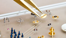 杭州百达翡丽指定维修门店打开表壳